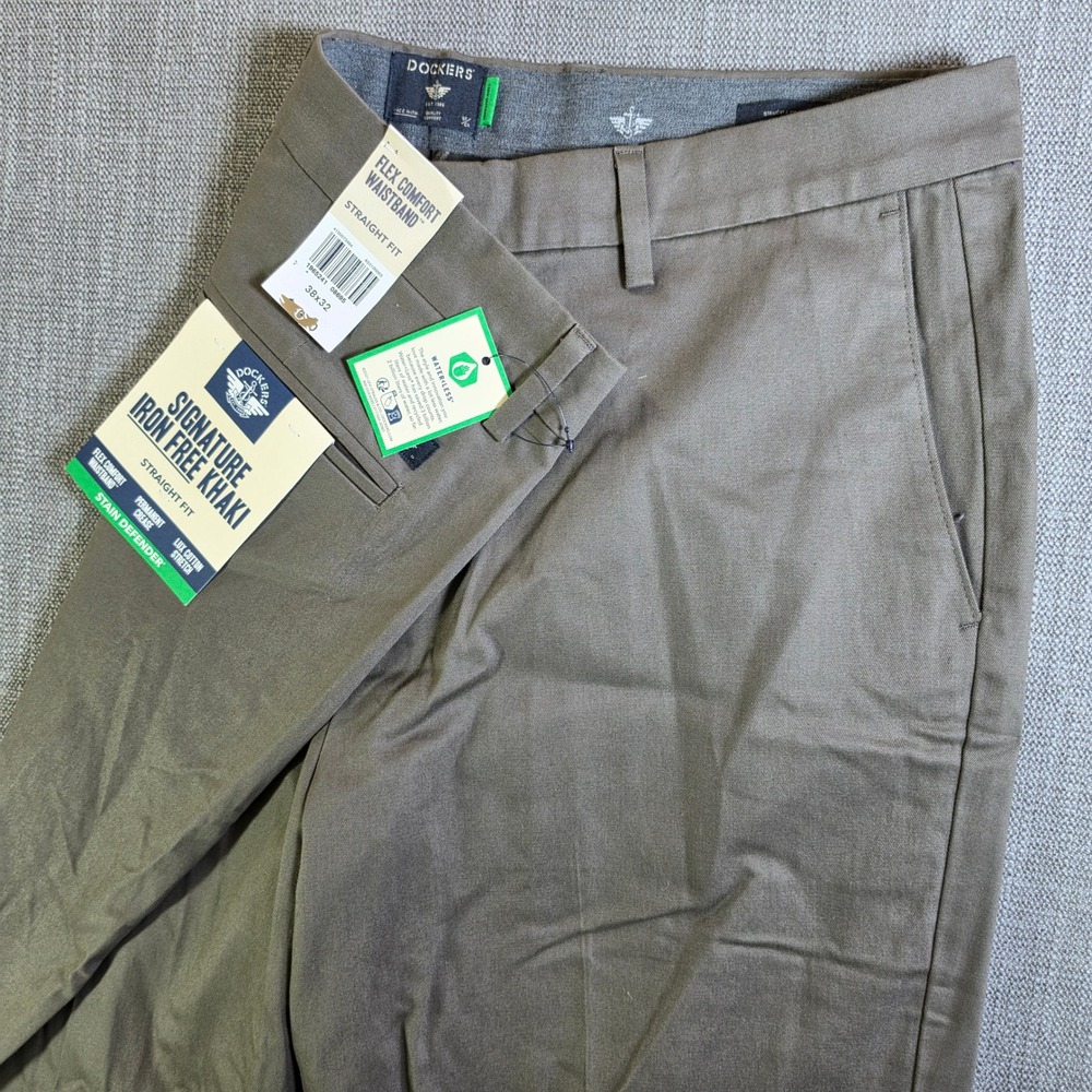 NEW Dockers Khaki Pants Men 38/32 Brown Straight Fit Signature Iron Free Stretch